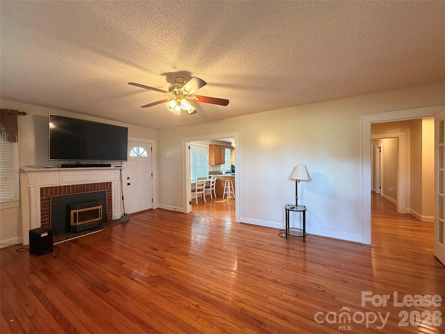 3 bed, 2.5 bath, 1765 sqft, $2,500 — Photo 3