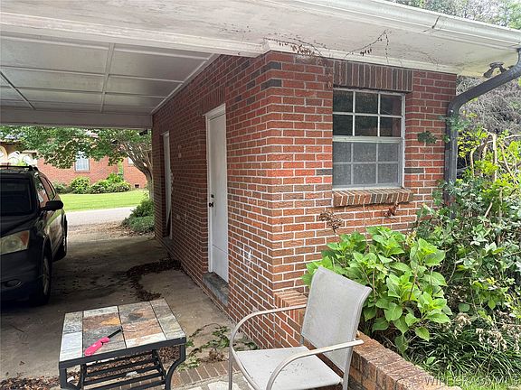 5th image of 237 E 3rd St