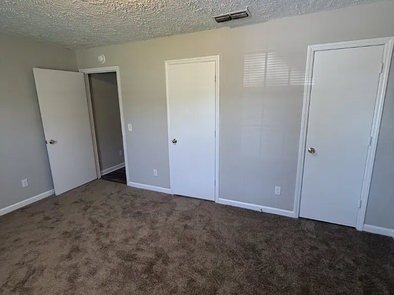 360 Creekwood Ct #B — Photo 6
