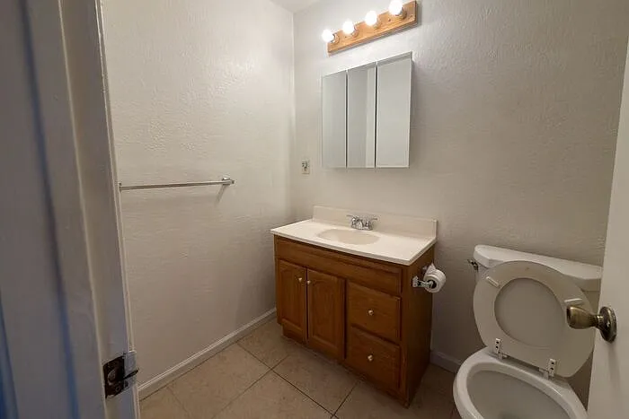 618 N Medford Dr — Photo 21