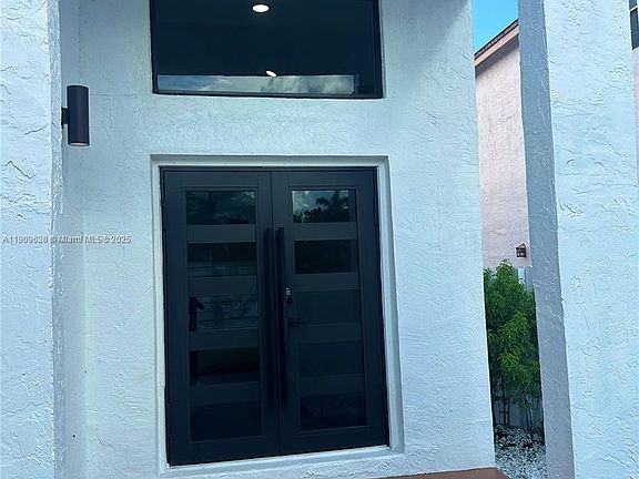 2nd image of 2771 River Run Cir W