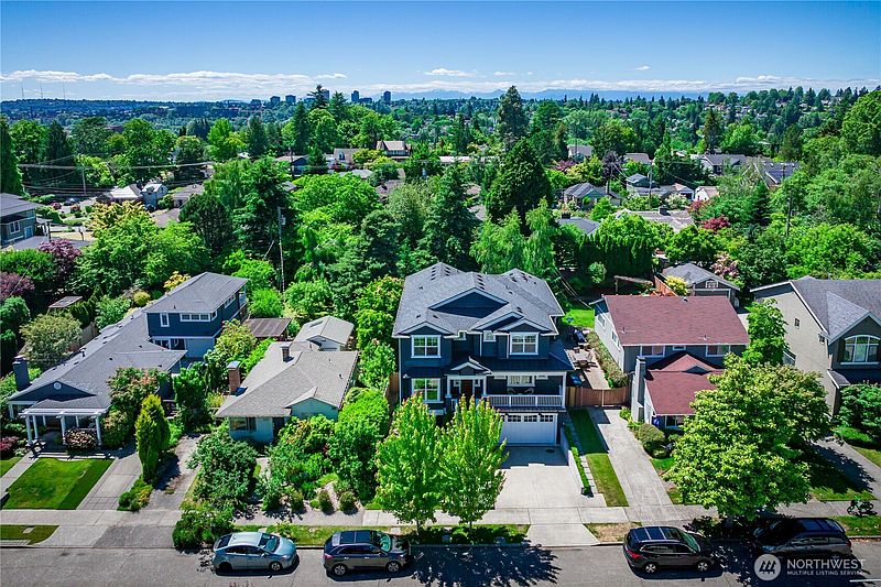 2nd image of 5027 48th Avenue NE