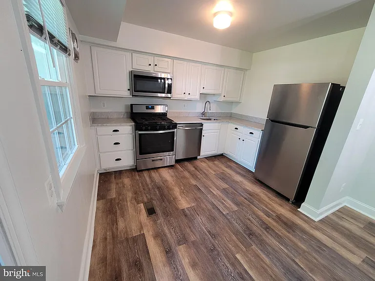 367 Homeland Southway #1B — Photo 5