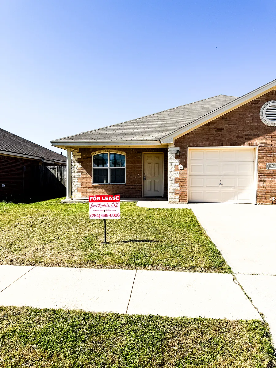 Building Photo - 1202 Cinch Dr #A