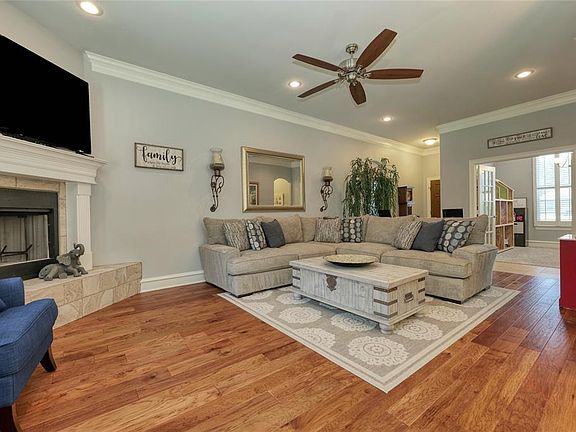 5th image of 15142 Brookstone Dr