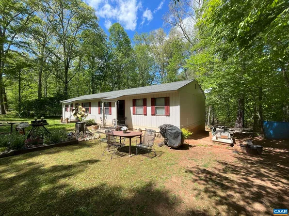 419 Lodebar Est, Nellysford, VA 22958