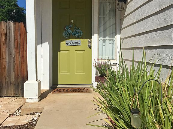 2nd image of 11924 Briar Knoll Pl