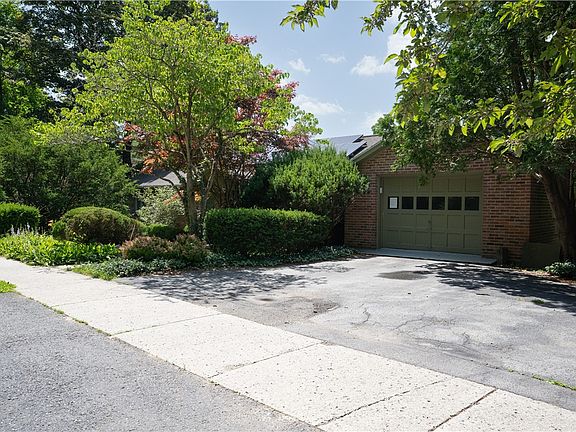 2nd image of 518 Highland Rd