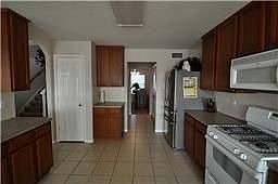3rd image of 2142 Longwood Dr