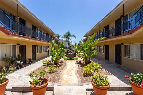 Sail Bay Apartments Photo 1