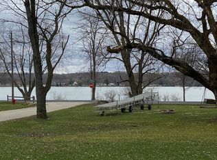 N3235 Evergreen Rd, Lake Geneva, WI 53147