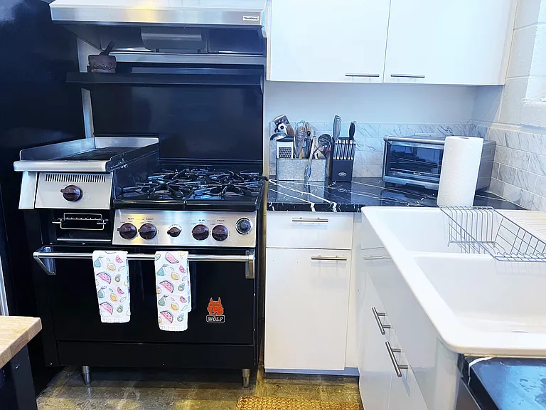 533 Vernon Ave #C — Photo 11