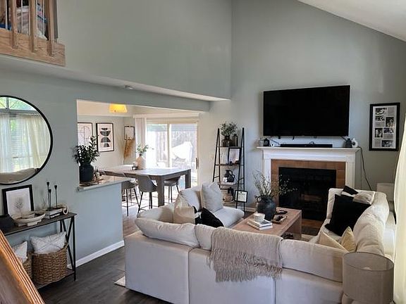 2nd image of 1392 N Knollwood Dr