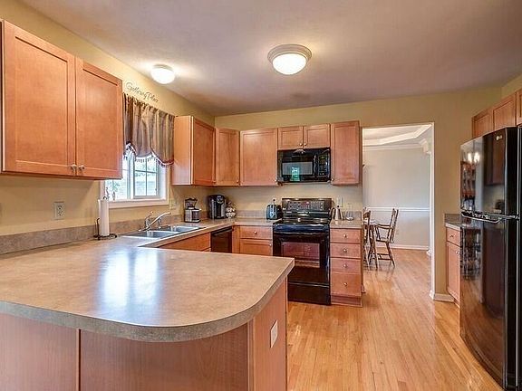 5th image of 8766 Alizarin Ave