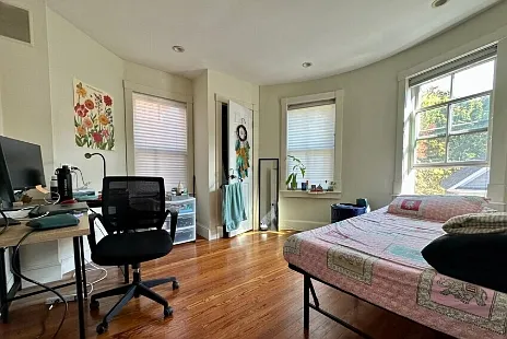 6 bed, $8,200 — Photo 4