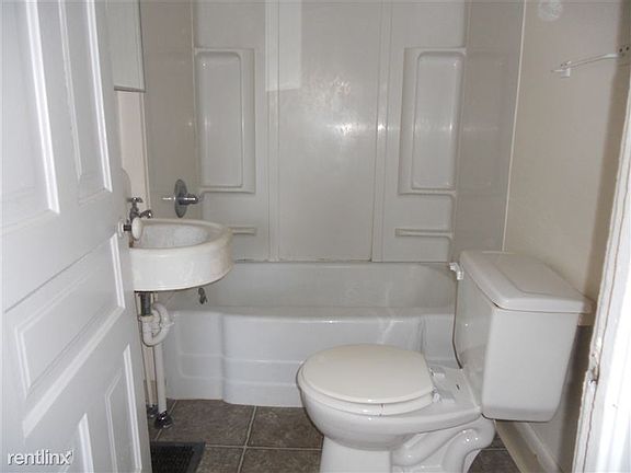 5th image of 1119 Albers St SW #1