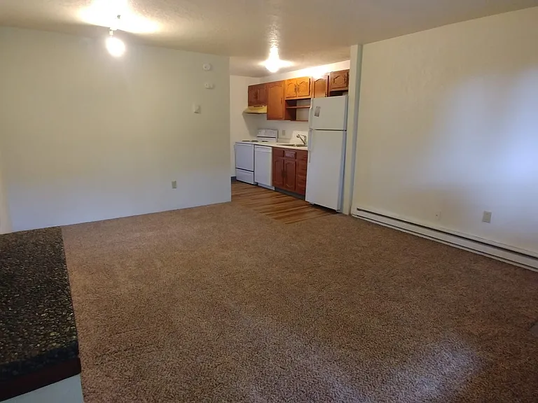130 NW Larry St — Photo 3