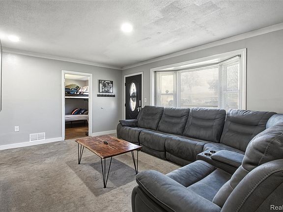 5th image of 5842 William St