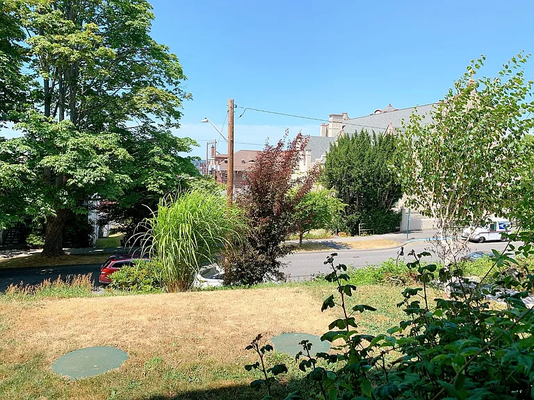 1016 N Garden St — Photo 34