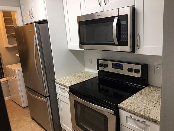 4th image of 235 Island Dr #235