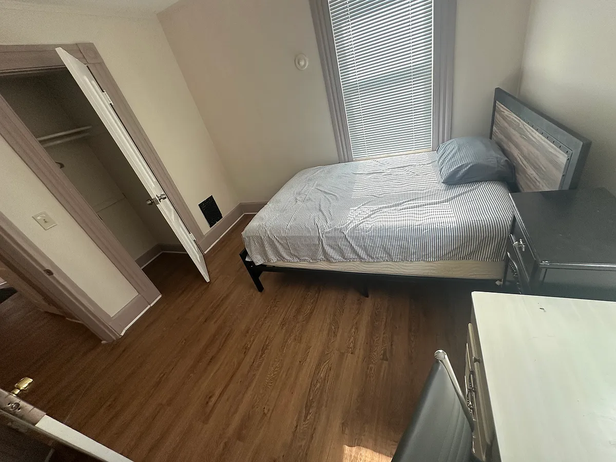 Building Photo - 569 Washington Ave #2