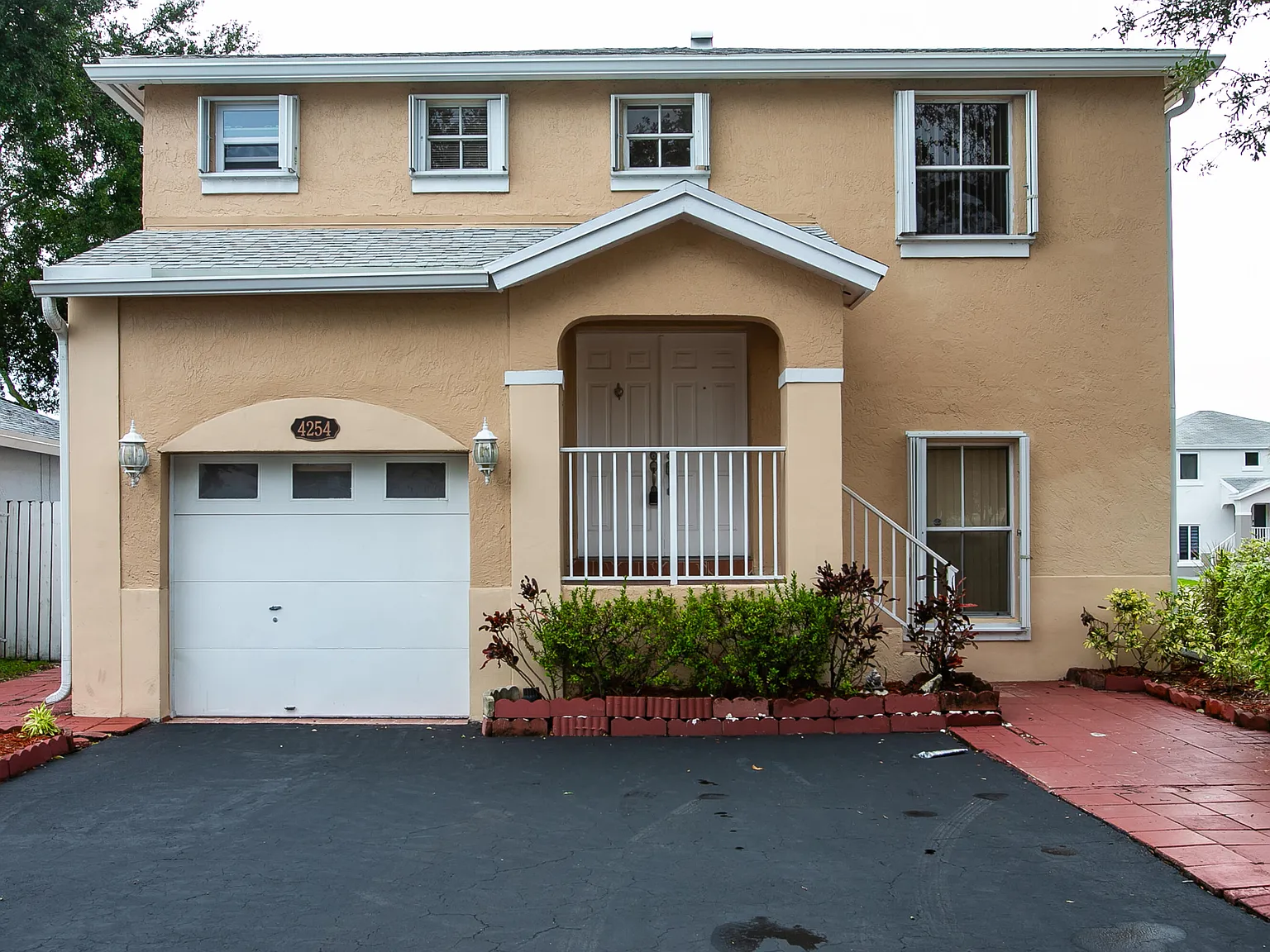 3 bed, 2.5 bath, 1500 sqft, $3,200 — Photo 1