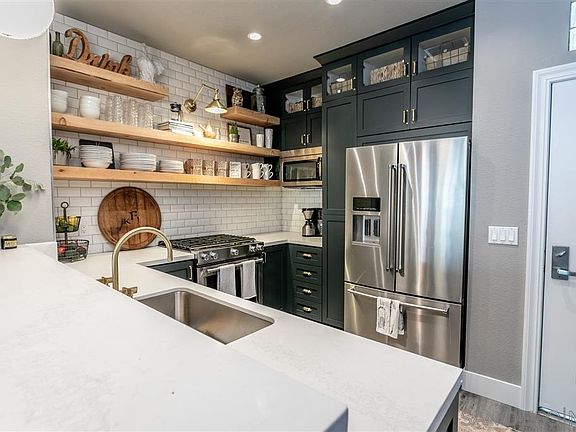 3rd image of 1465 C St Unit 3218