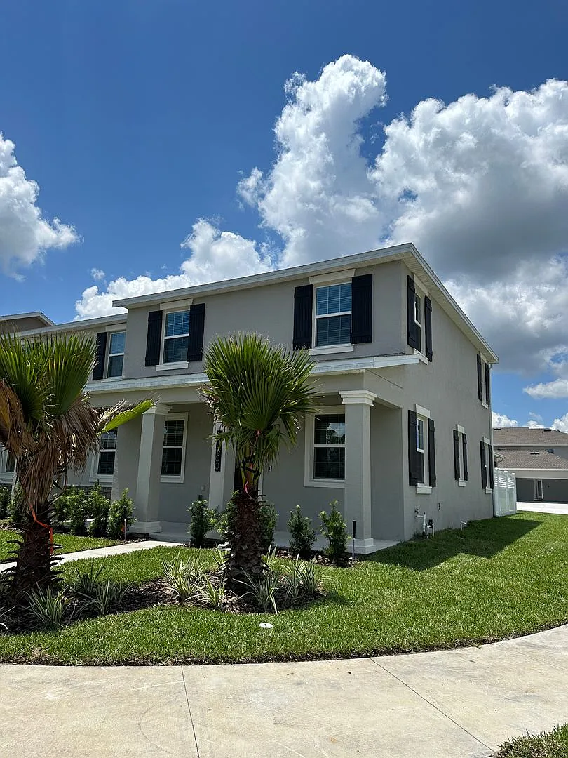 Three-bedroom 2.5 bathrooms property In Storey Grove - Winter Garden — Photo 2