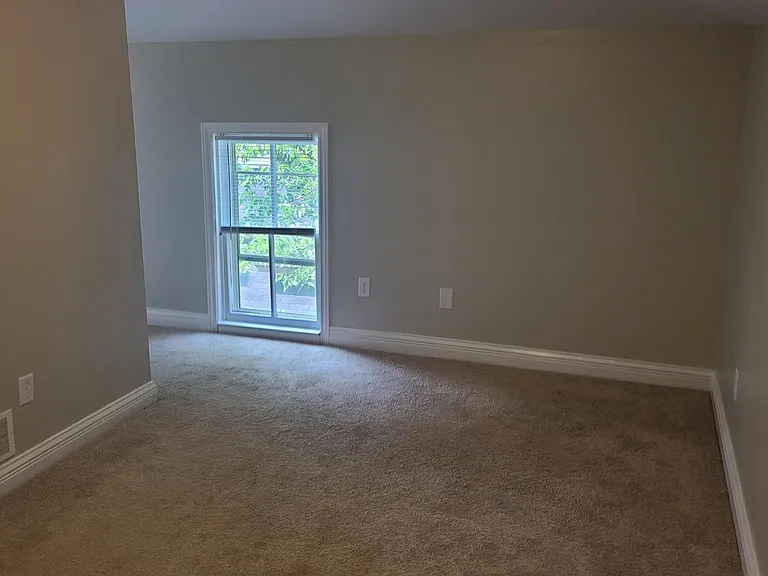 436 W Walnut St #2 — Photo 14