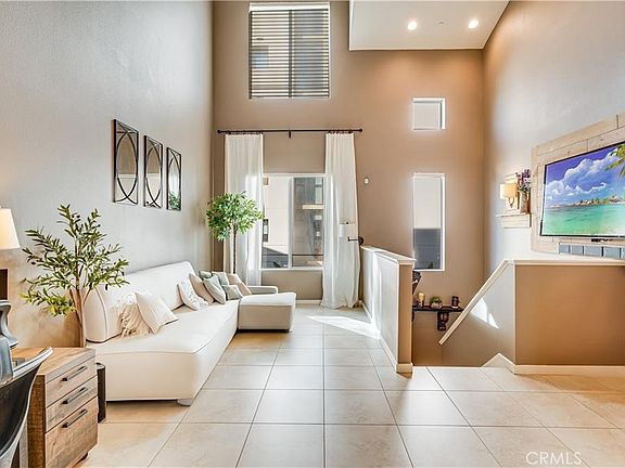 2nd image of 507 Rockefeller