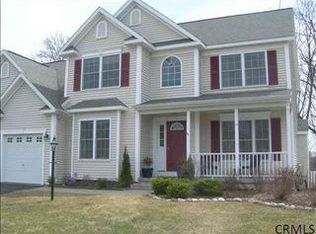 75 Valleywood Dr, Glenville, NY 12302