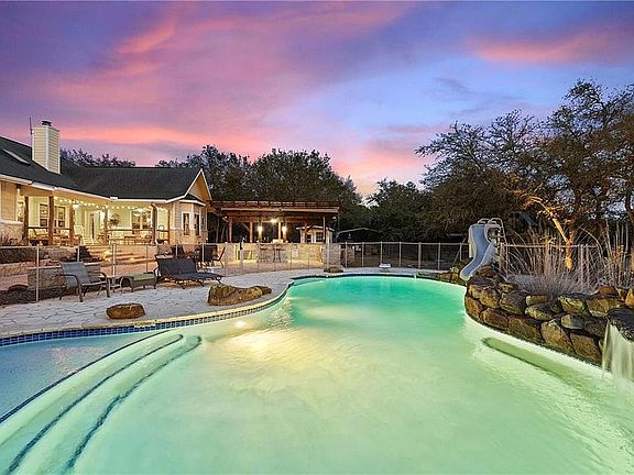 4th image of 220 Fawn Meadow Dr