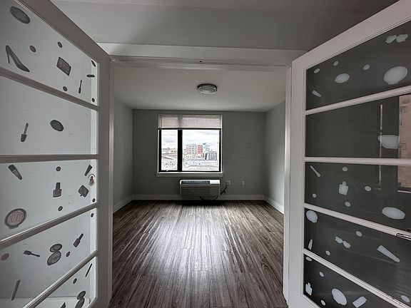 4th image of 5208 Polk St #31E