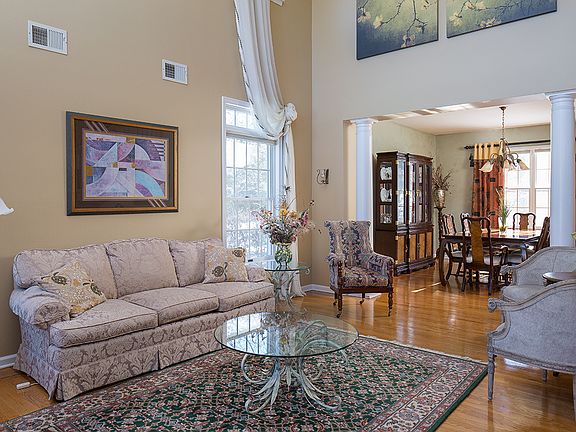 Living Rm Opens to Dining Rm