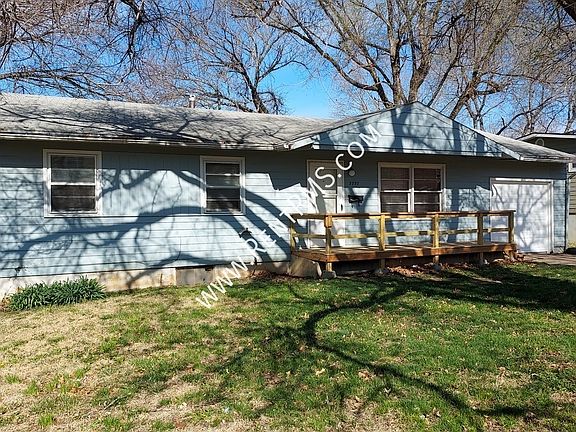 2nd image of 3757 SE Truman Ave