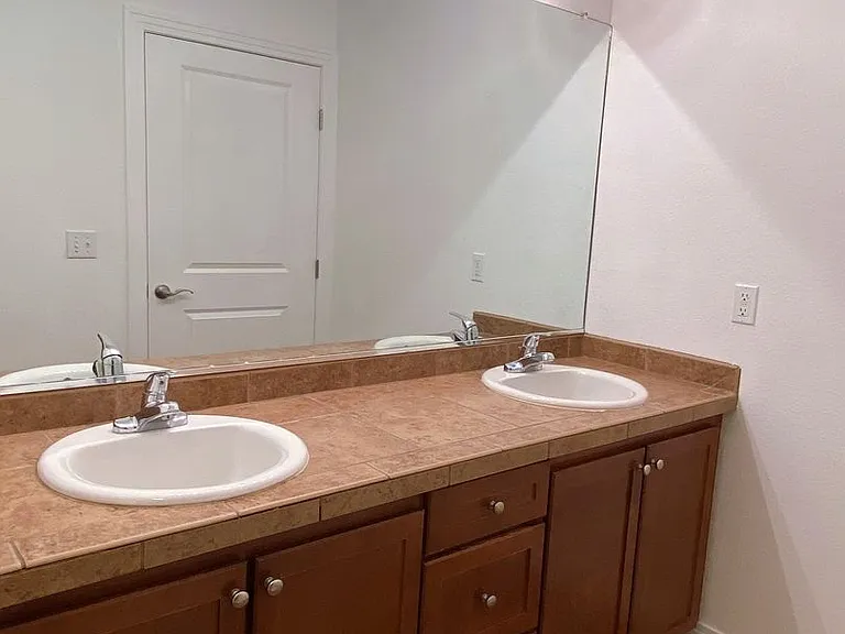 9059 E Panorama Cir #B-211 — Photo 8