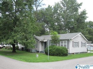 700 Sanders St, Athens, AL 35611