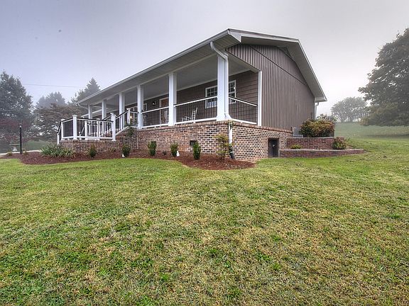 4th image of 296 Parker Ln