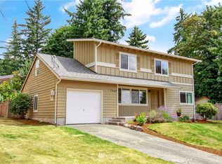 7649 NE 202nd Pl, Kenmore, WA 98028