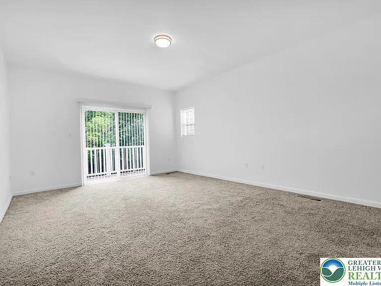 825 16th Ave — Photo 17