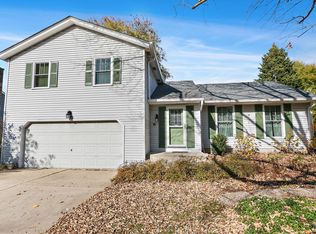 517 Sheffield Rd, Naperville, IL 60565
