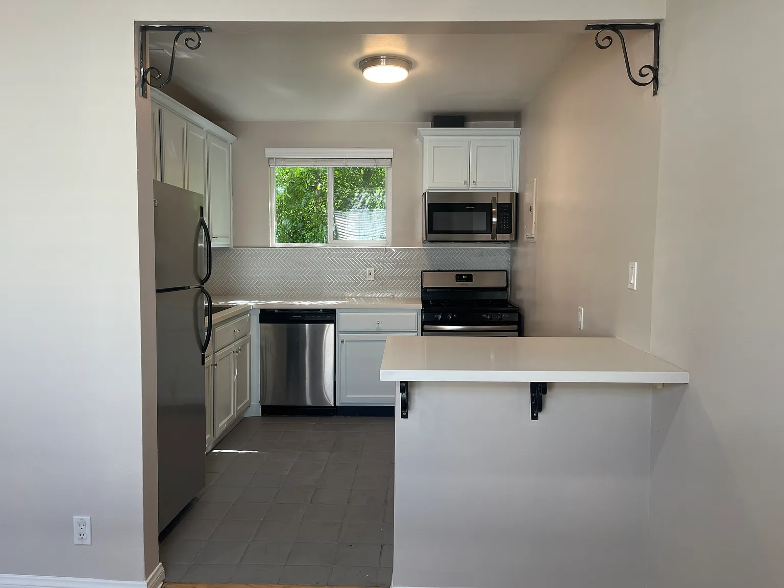 Tuscany Apartments — Photo 3