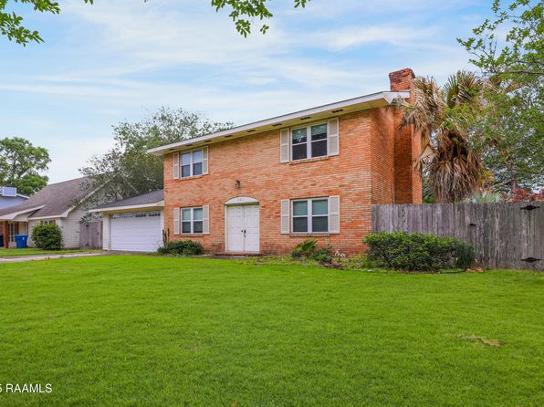 907 Omega Dr, Lafayette, LA 70506