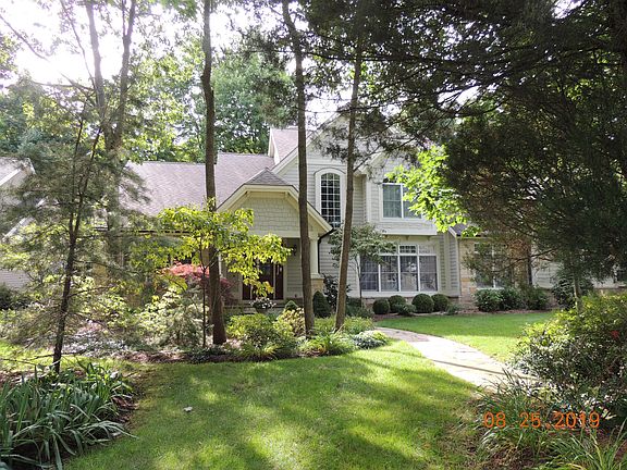 2nd image of 584 Old Macatawa Ct #4