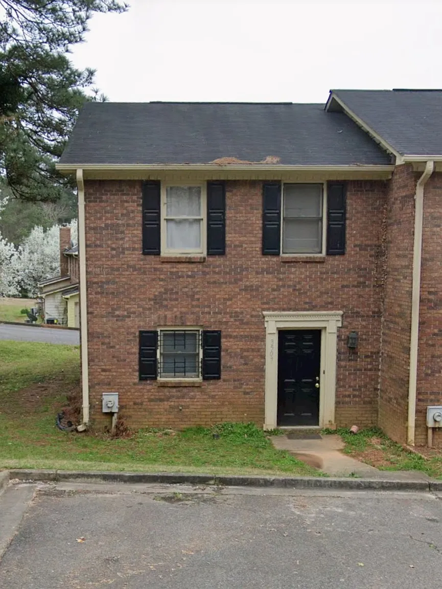 2 bed, 1240 sqft, $1,600 — Photo 1