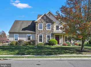 328 Squire Ln, Lititz, PA 17543