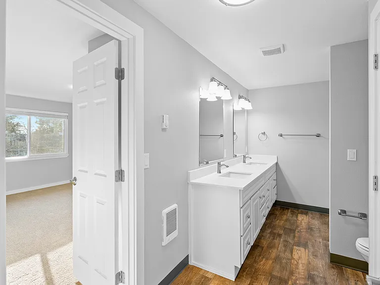 Cascade Park Apartments — Photo 6