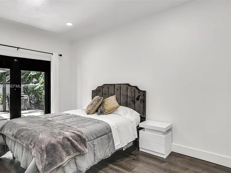 2484 SW 25th St — Photo 34