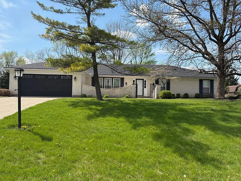 2087 Granada Dr — Photo 1