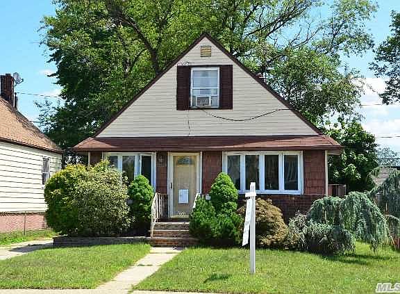 2nd image of 723 Arcadian Ave